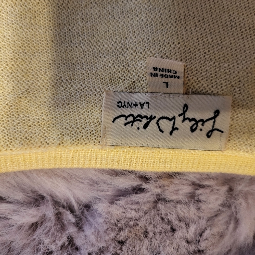Lily White Yellow Ribbed V-Neck Sweater Top Large - Picture 5 of 7